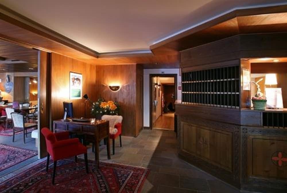 De La Foret Hotel 49/66