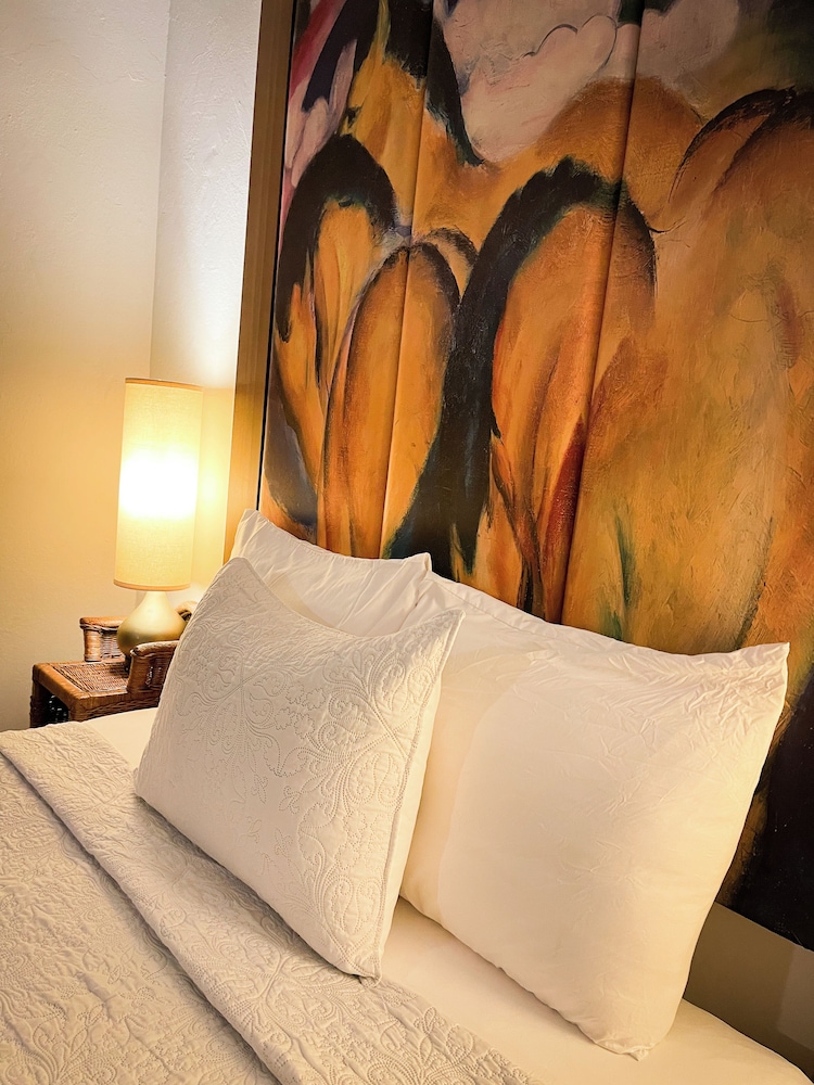 At Wind Chimes Boutique Hotel 42/77