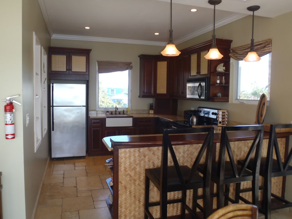February Point Resort Estates Bb1 34/50