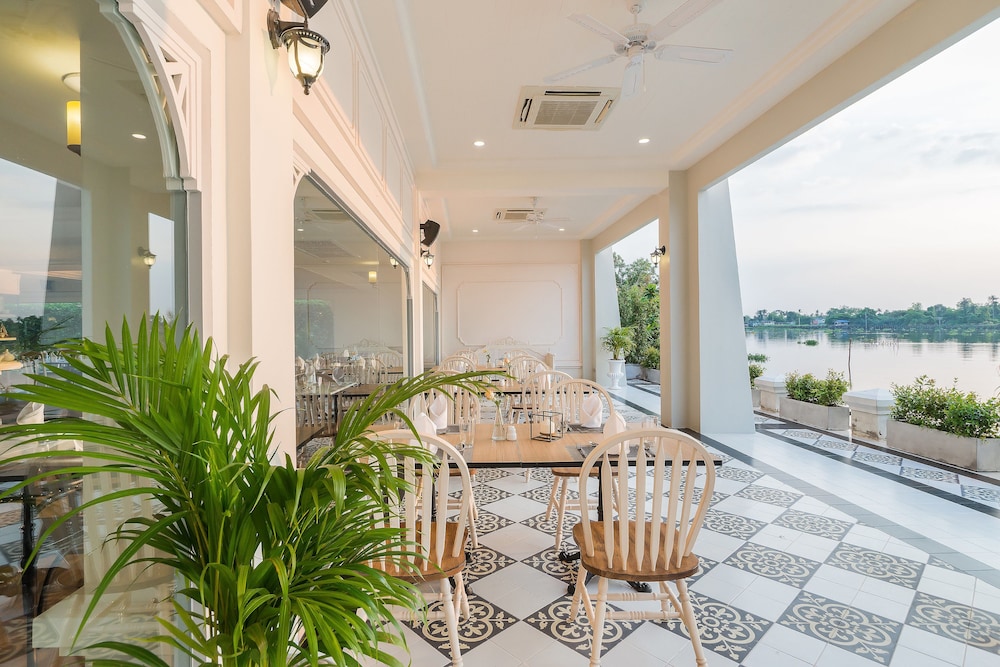 Kalanan Riverside Resort 45/59