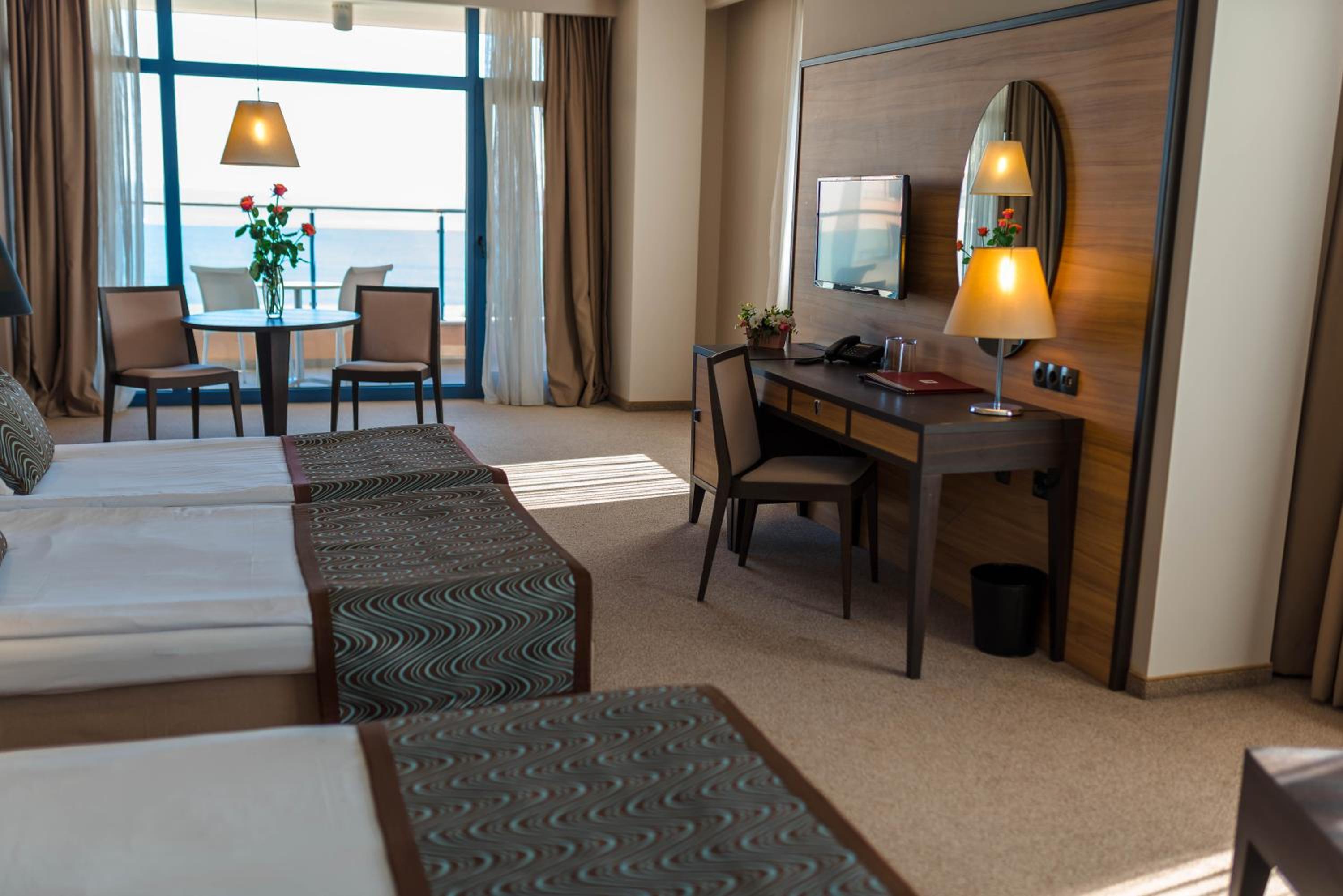 Family, Double Bed, Lateral Side Sea View