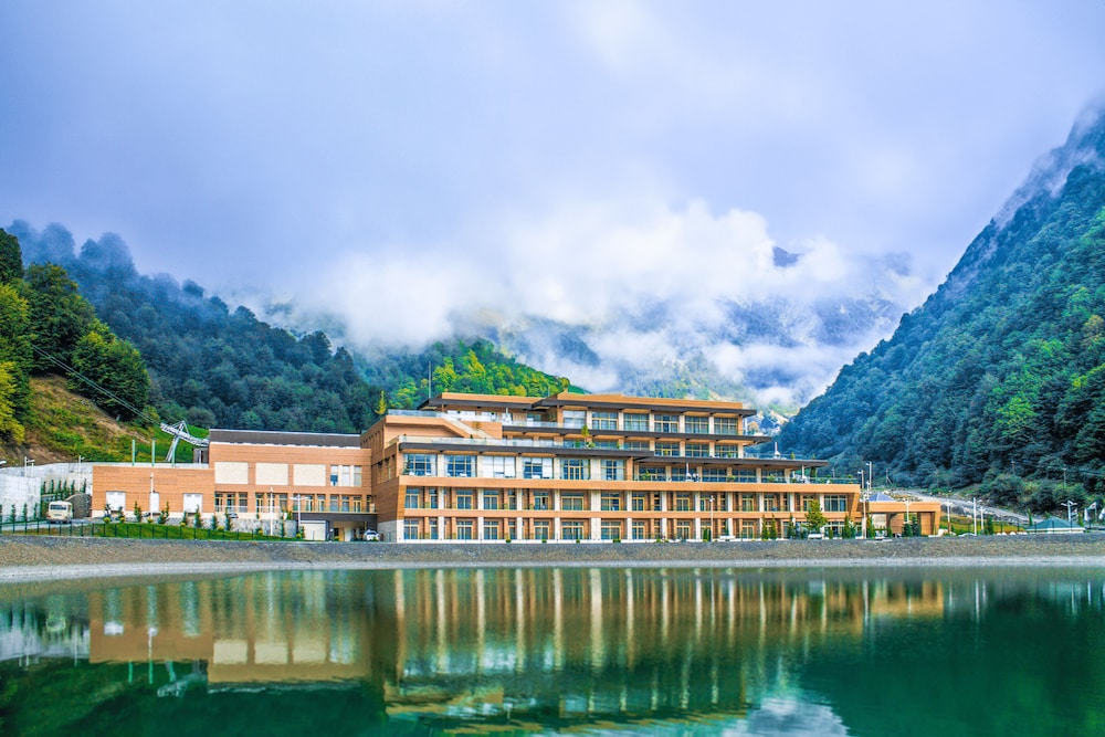 Qafqaz Tufandag Mountain Hotel 45/49