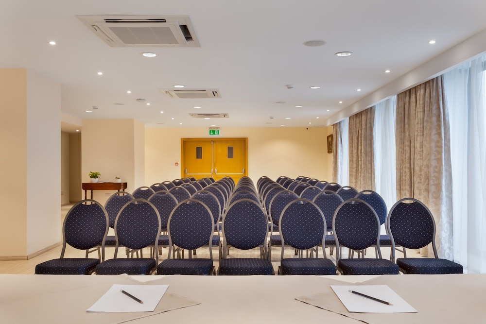Plaza Regency Hotels 40/50