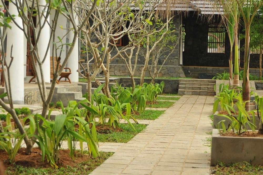 Oga Reach Hotel 38/42
