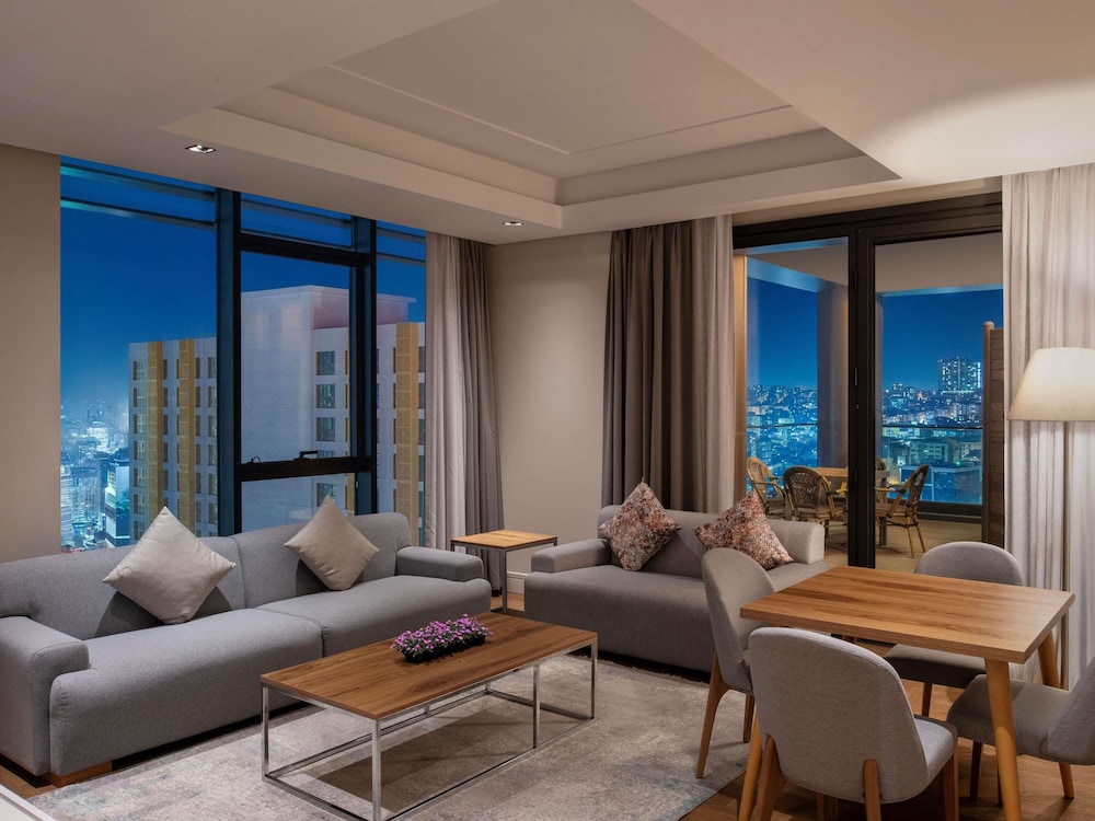 Movenpick Living Istanbul West 35/50