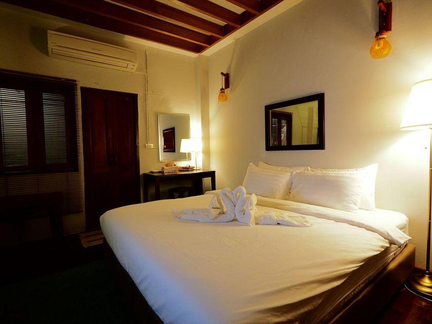 Standard, Double Bed, No Window, Ground Floor