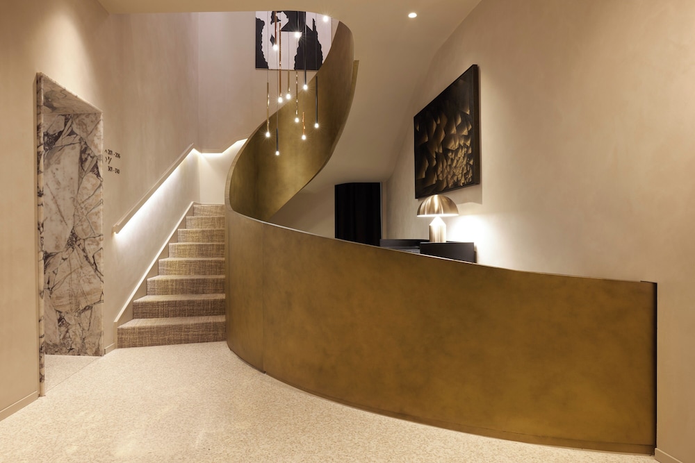 Borghese Contemporary hotel photo3