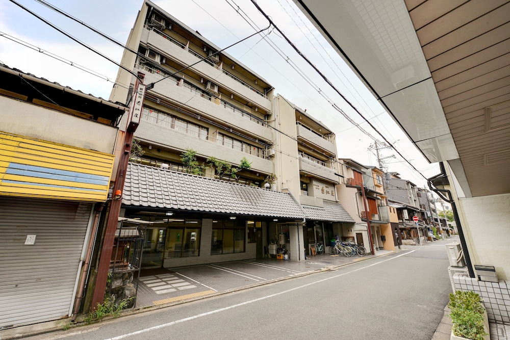 Hotel Oumiya 60/66