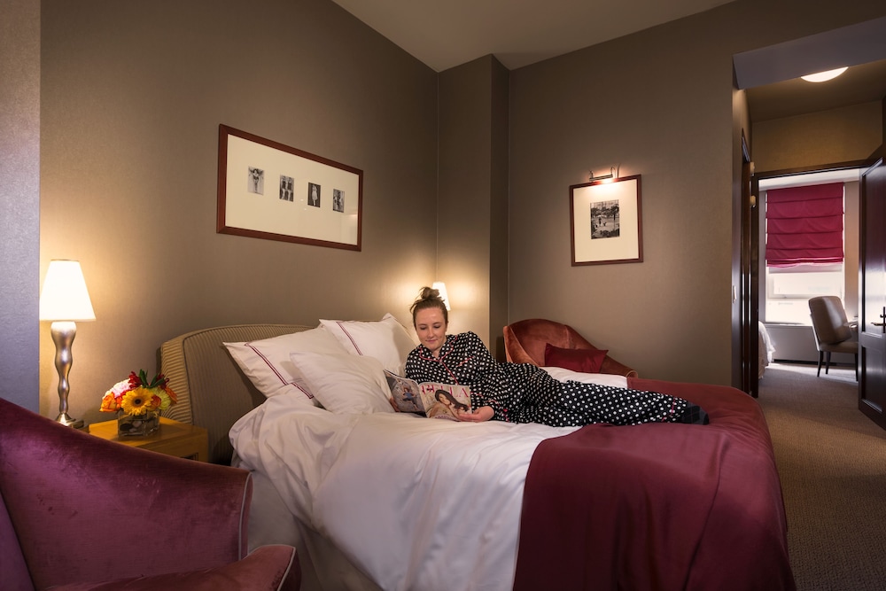 CLASSIC, SUITE, KING BED, SOFA