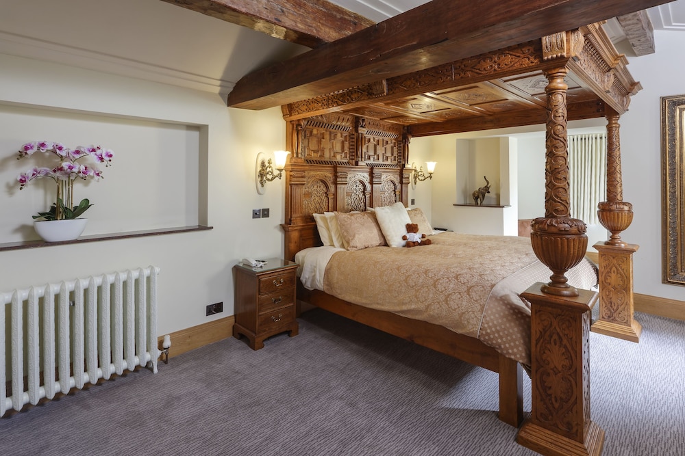The Saddleworth Hotel 14/42