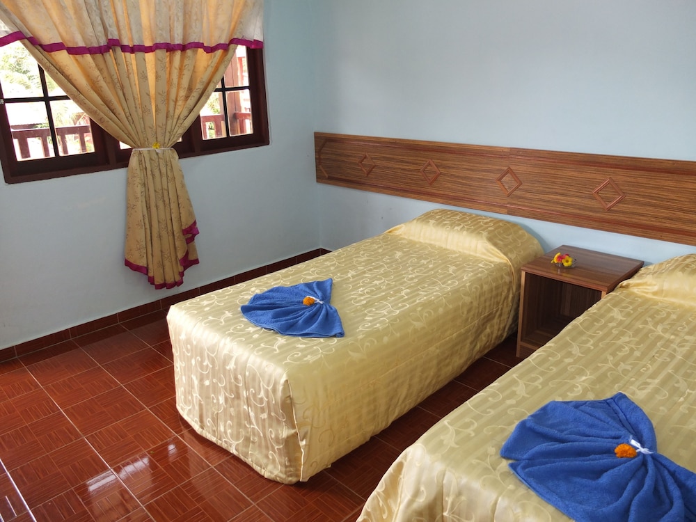 Purnama Beach Resort 36/67