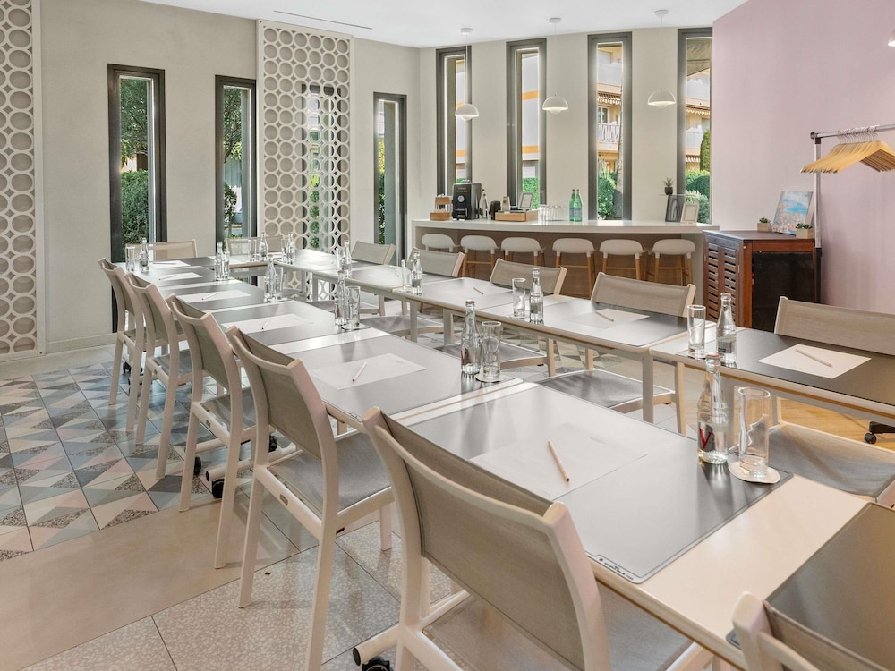Mercure Villeneuve-Loubet Plage hotel 32/48
