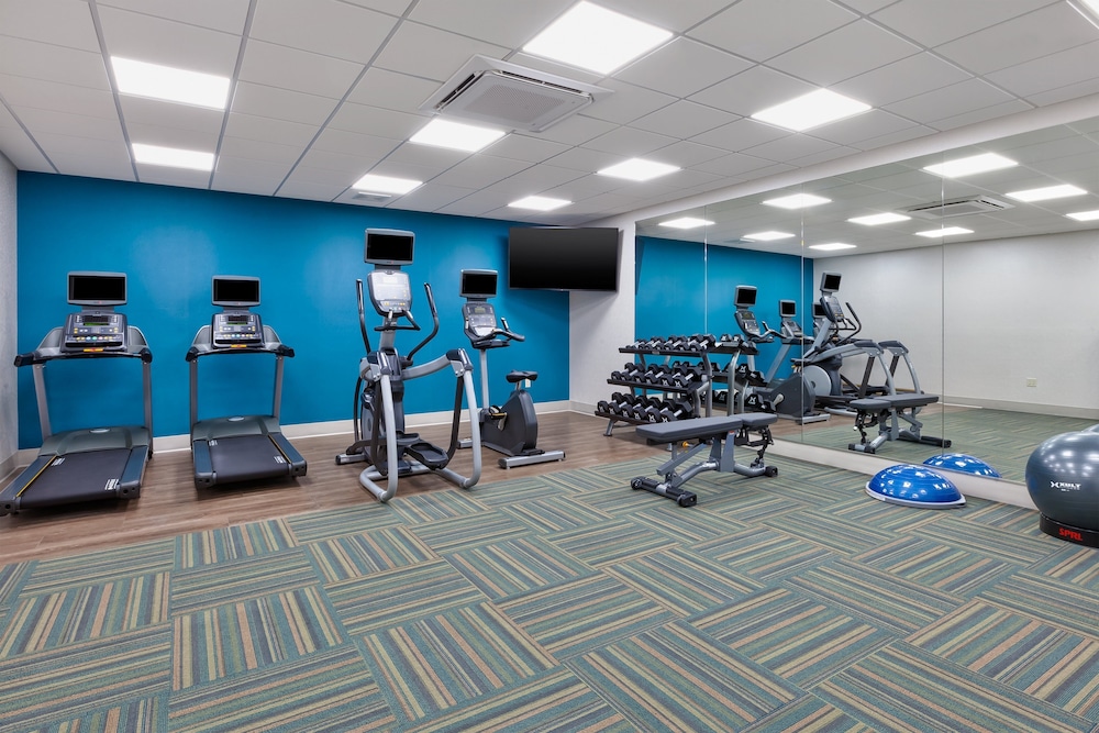 Holiday Inn Express And Suites Wooster 32/47