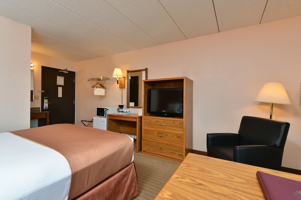Super 8 by Wyndham Rapid City 30/42