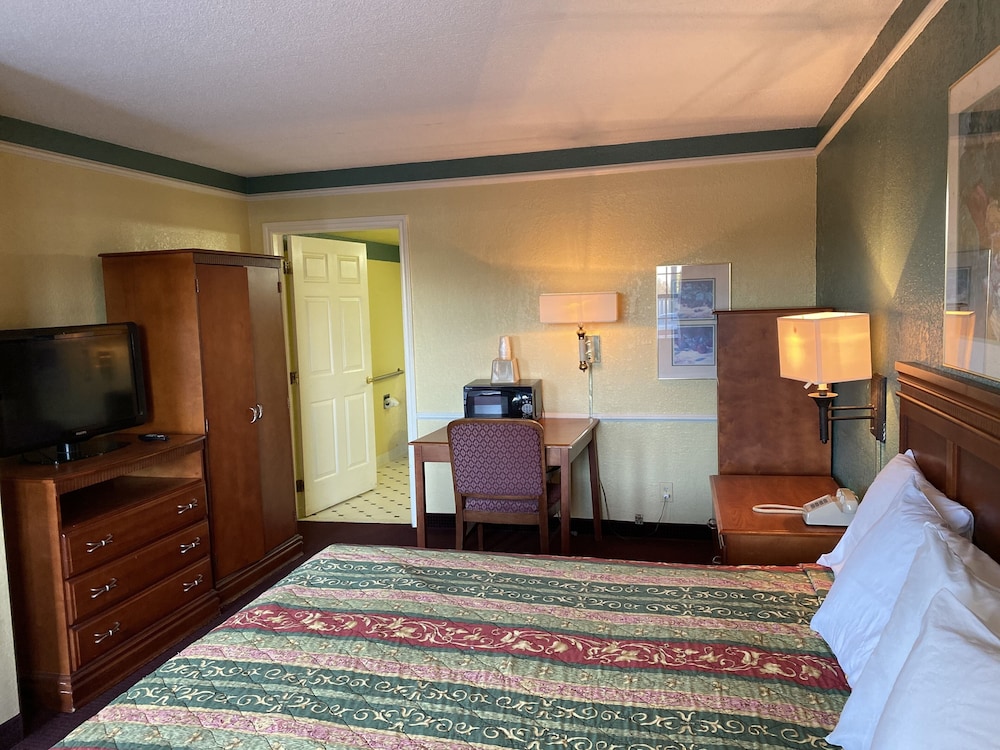 Bhagat Hotels Stone Mountain Atlanta BW Signature Collection 13/35