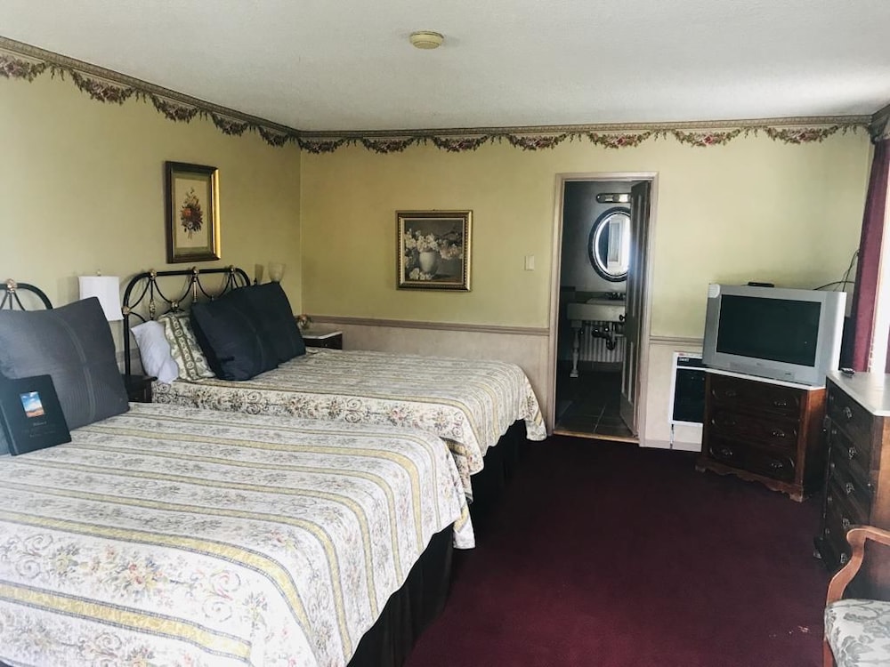 Gunn House Hotel 12/62