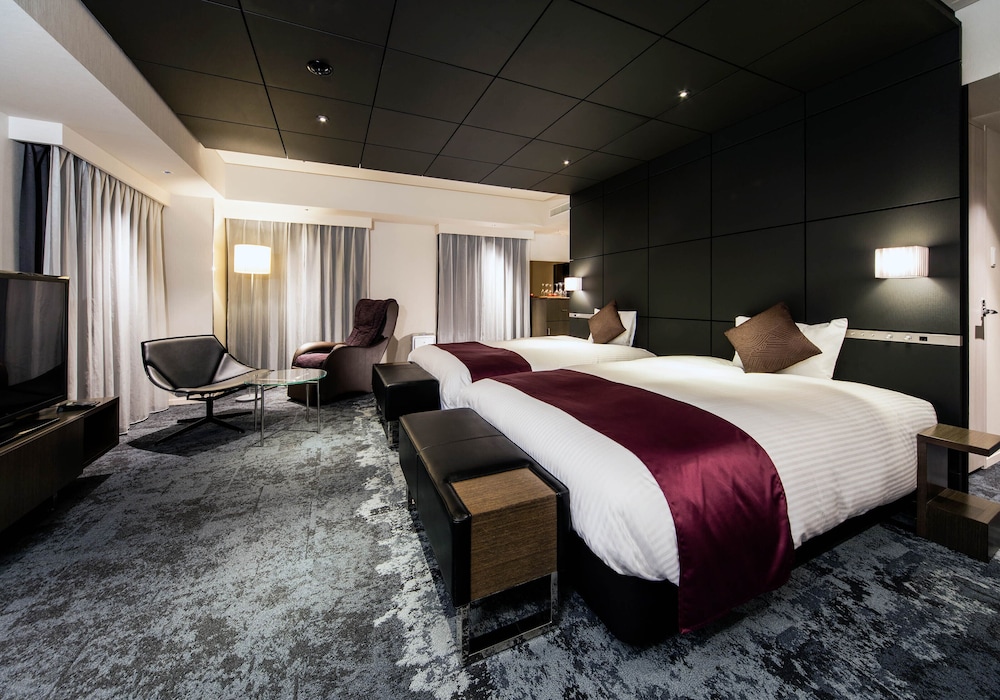 SEMI ROOM, TRIPLE, 2 SEMI DOUBLE BEDS, WITH EXTRA BED