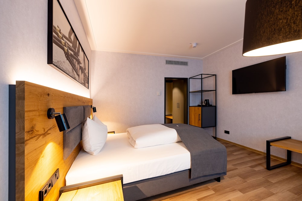 Economy, Suite