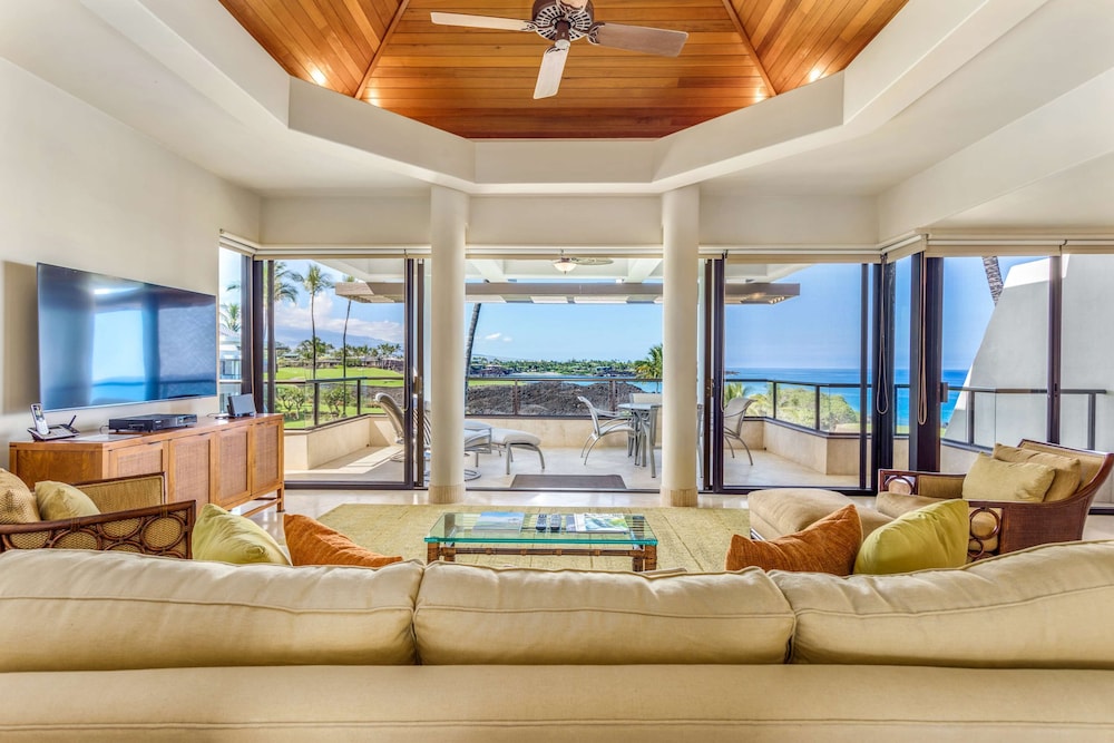 Mauna Lani Point 24/34