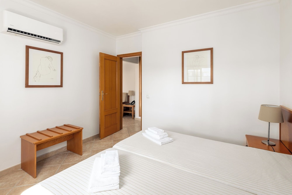 Praia Da Lota Resort Apartments 27/85