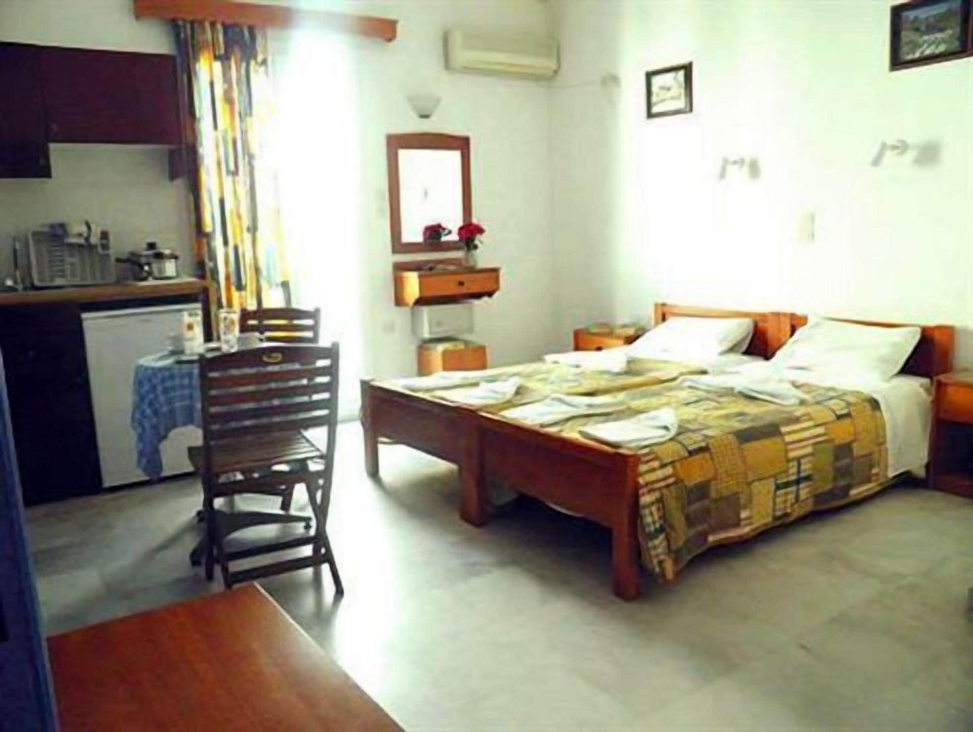 Semi Room, Economy, Studio, Basement, Double Bed