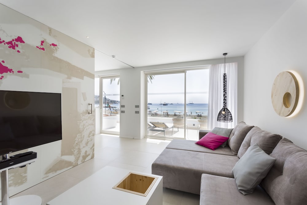 One Ibiza Suites 30/50