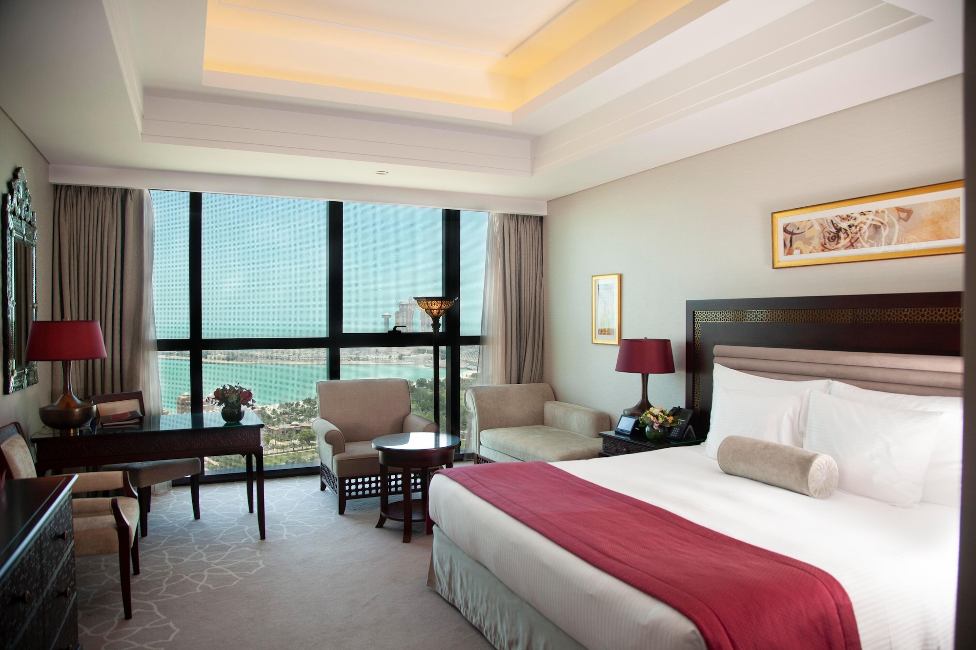 PREMIER, KING BED