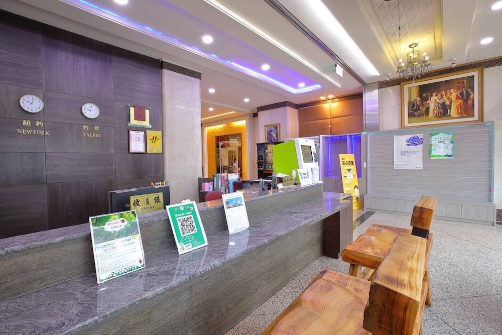 Chuanfu Hotel 8/35