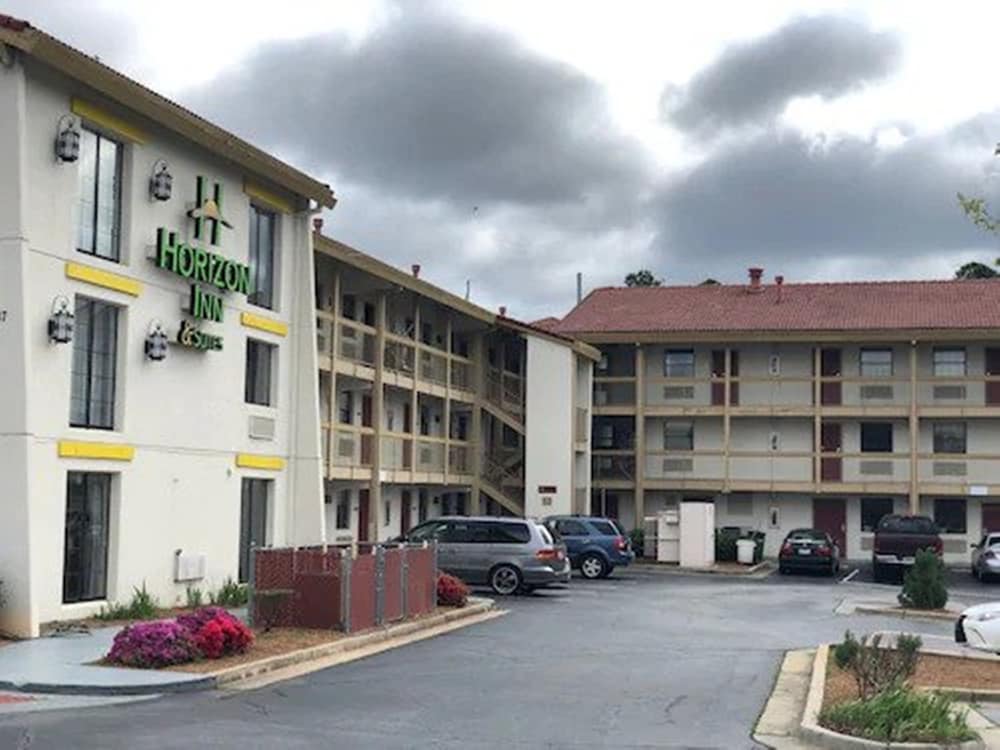 Horizon Inn & Suites 42/48