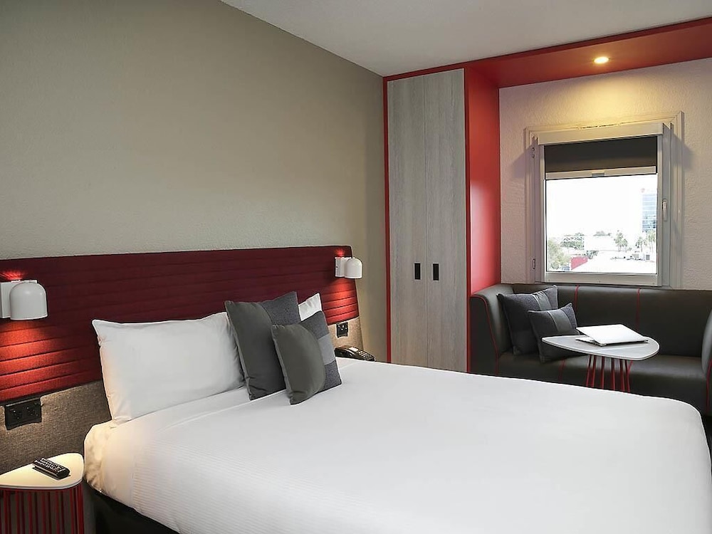 IBIS SYDNEY AIRPORT 15/66