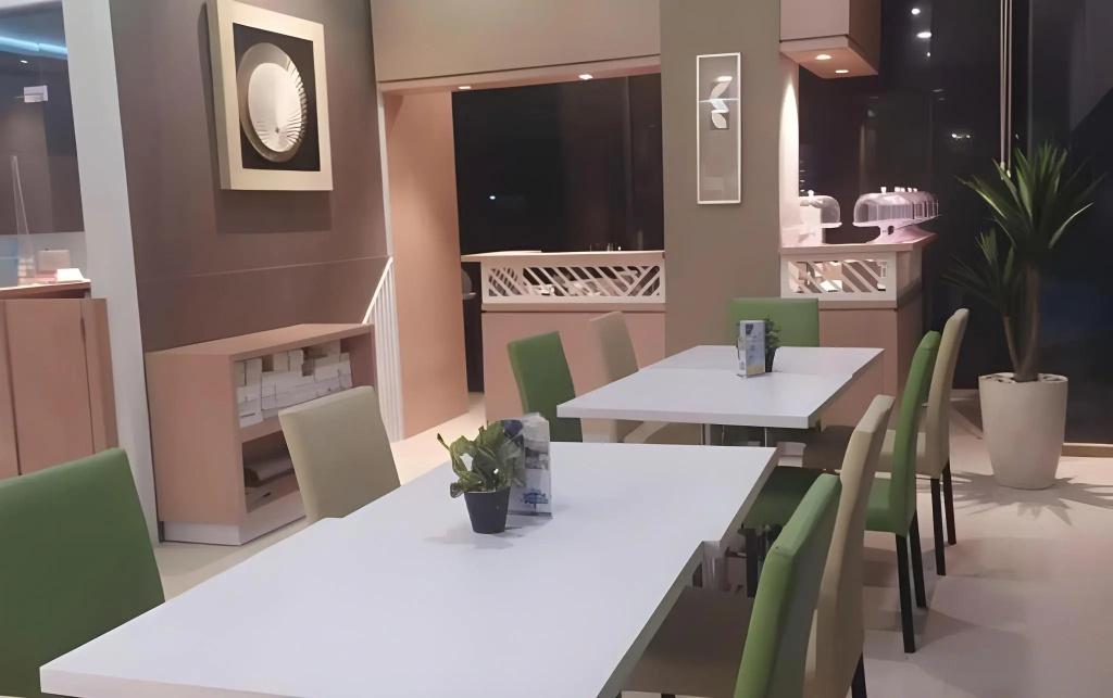 Zenith Hotel Kendari 33/43