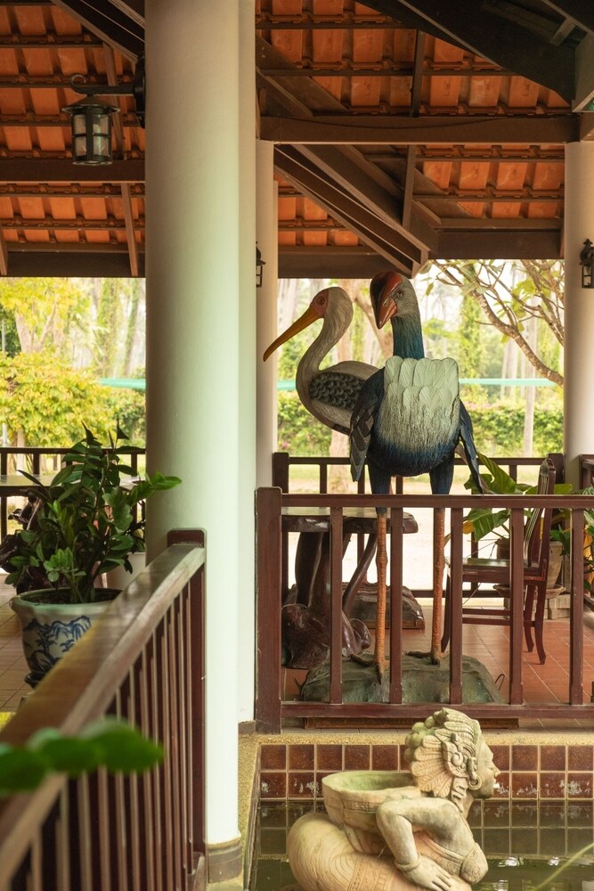 Sailom Resort Bangsaphan 32/55