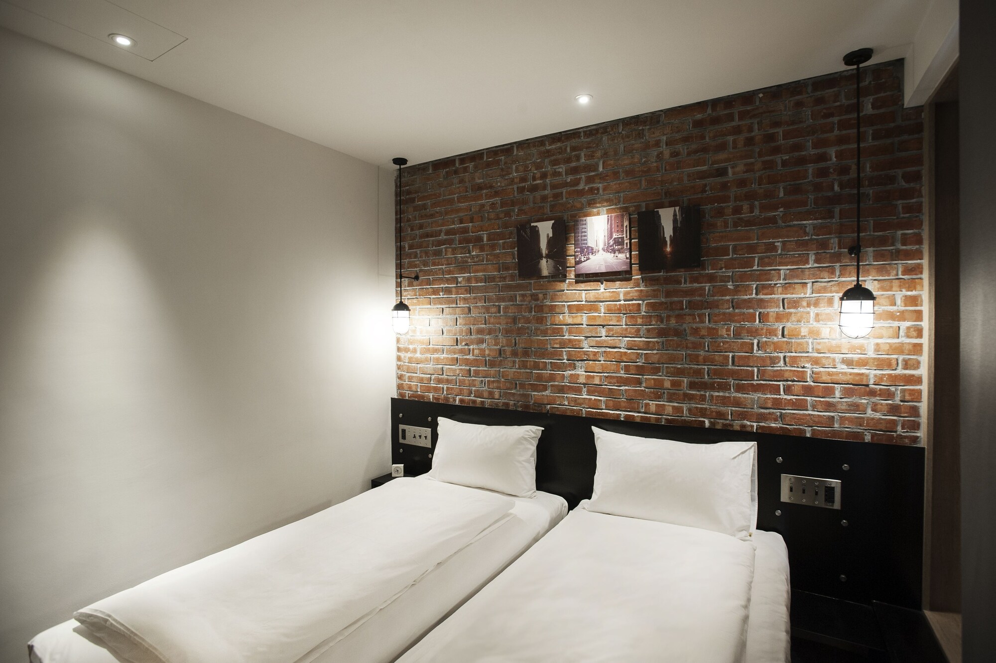 CLASSIC, TWIN BEDS