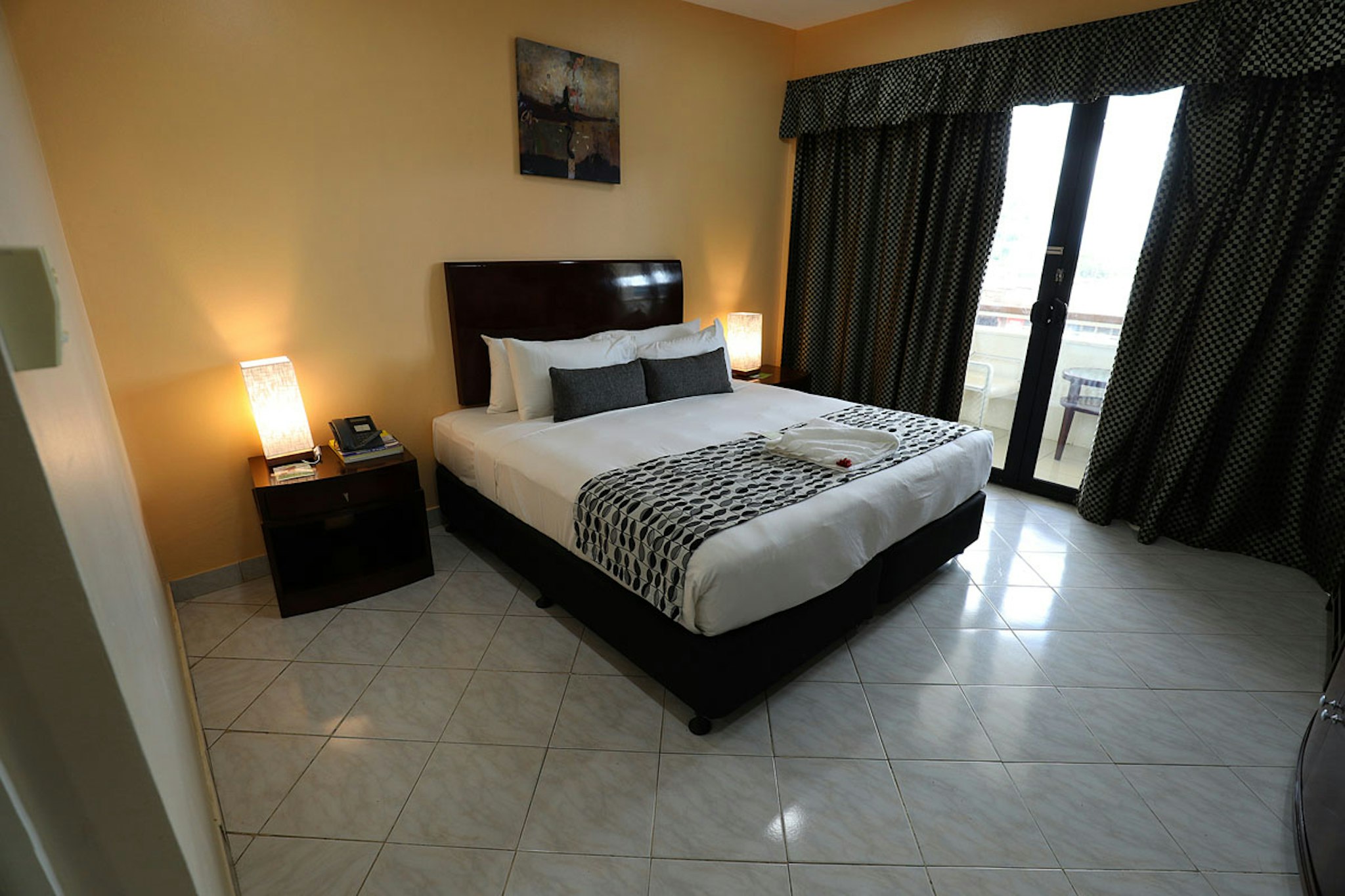 Bird of Paradise Hotel and Apartments 12/51
