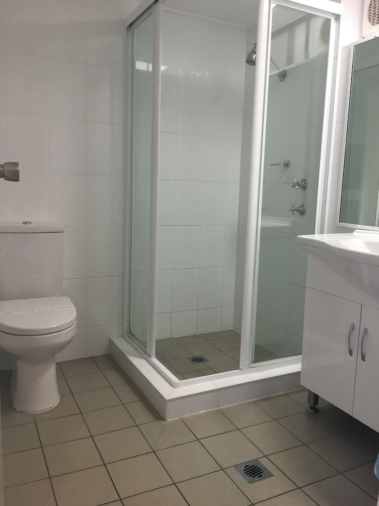 Waterview Gosford Motor Inn 70/72