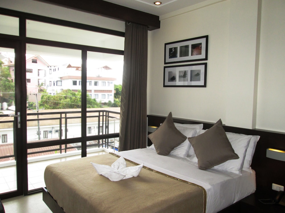 One Crescent Place Hotel 36/64