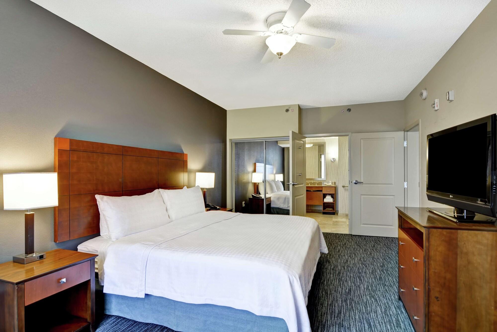 2 Bedrooms, Suite, 2 Bathrooms, Accessible