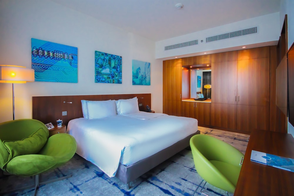 Media One Hotel Dubai, WorldHotels Crafted 37/97