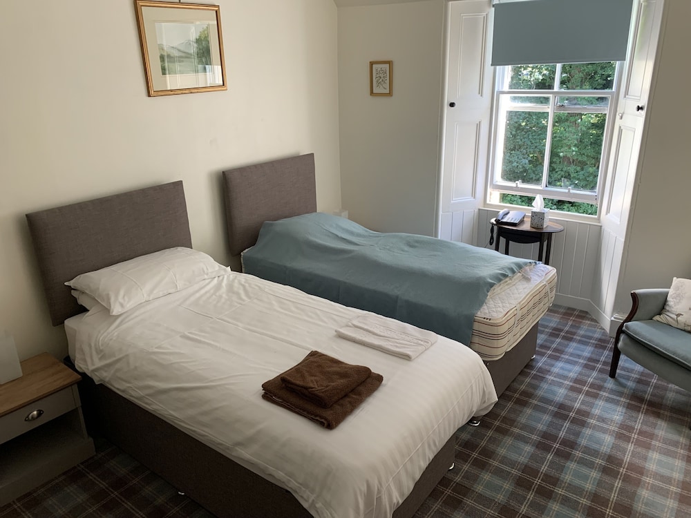 Whitchester Christian Guest House 7/50