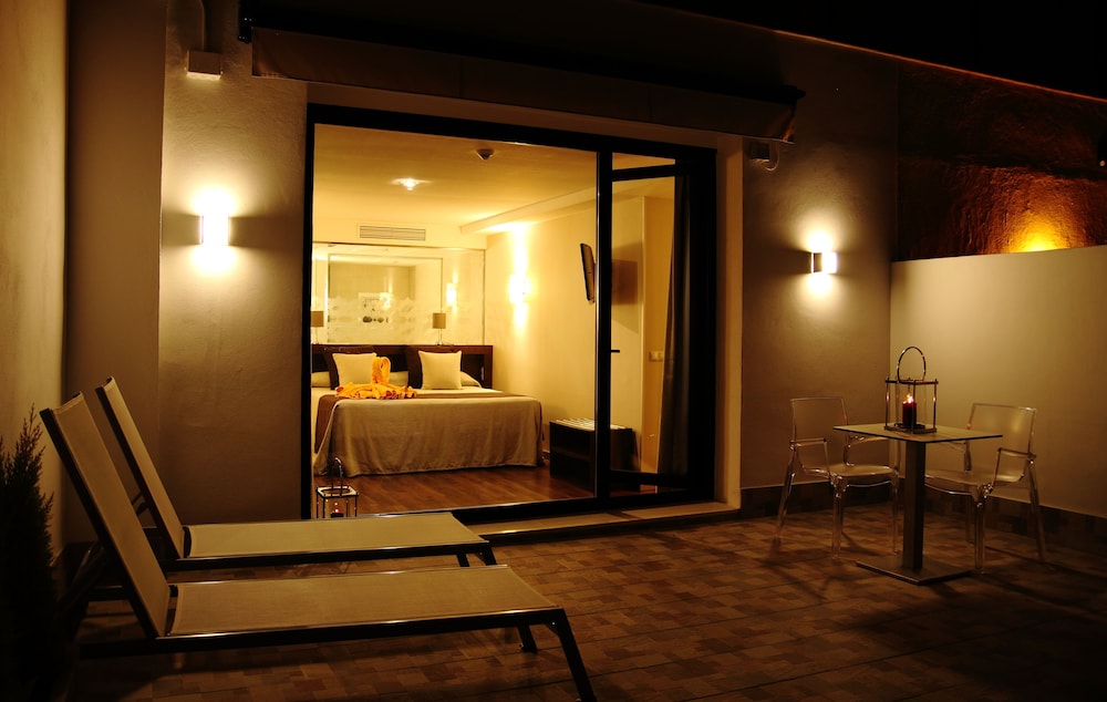 Don Paco Hotel 42/77