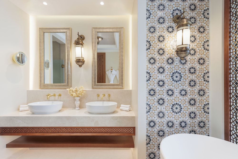 Sofitel Bahrain Zallaq Thalassa Sea and Spa 69/70