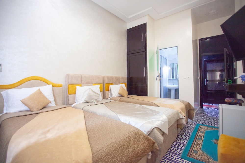 HOTEL MAMORA 15/72