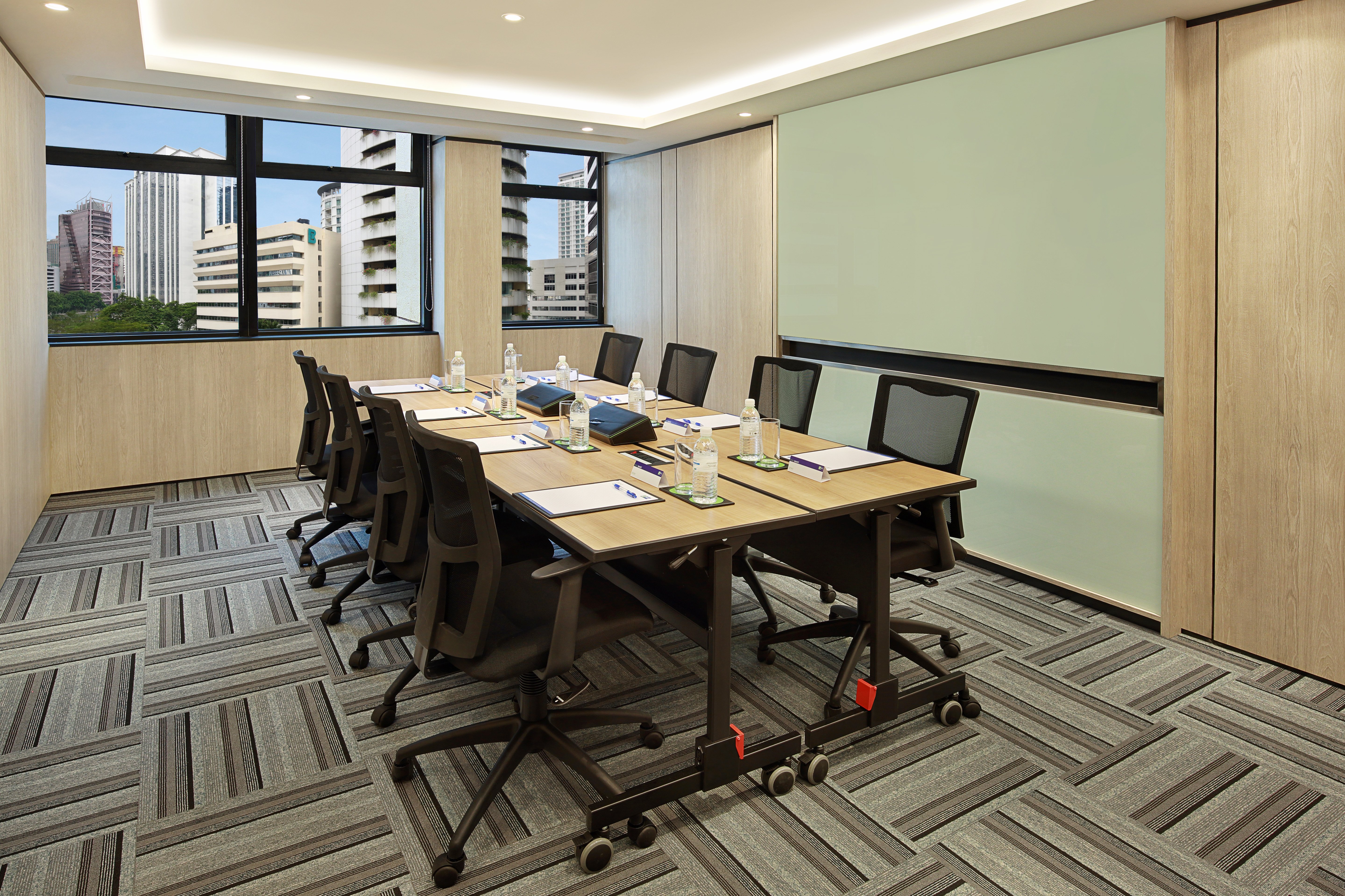 Holiday Inn Express Kuala Lumpur City Centre 51/57