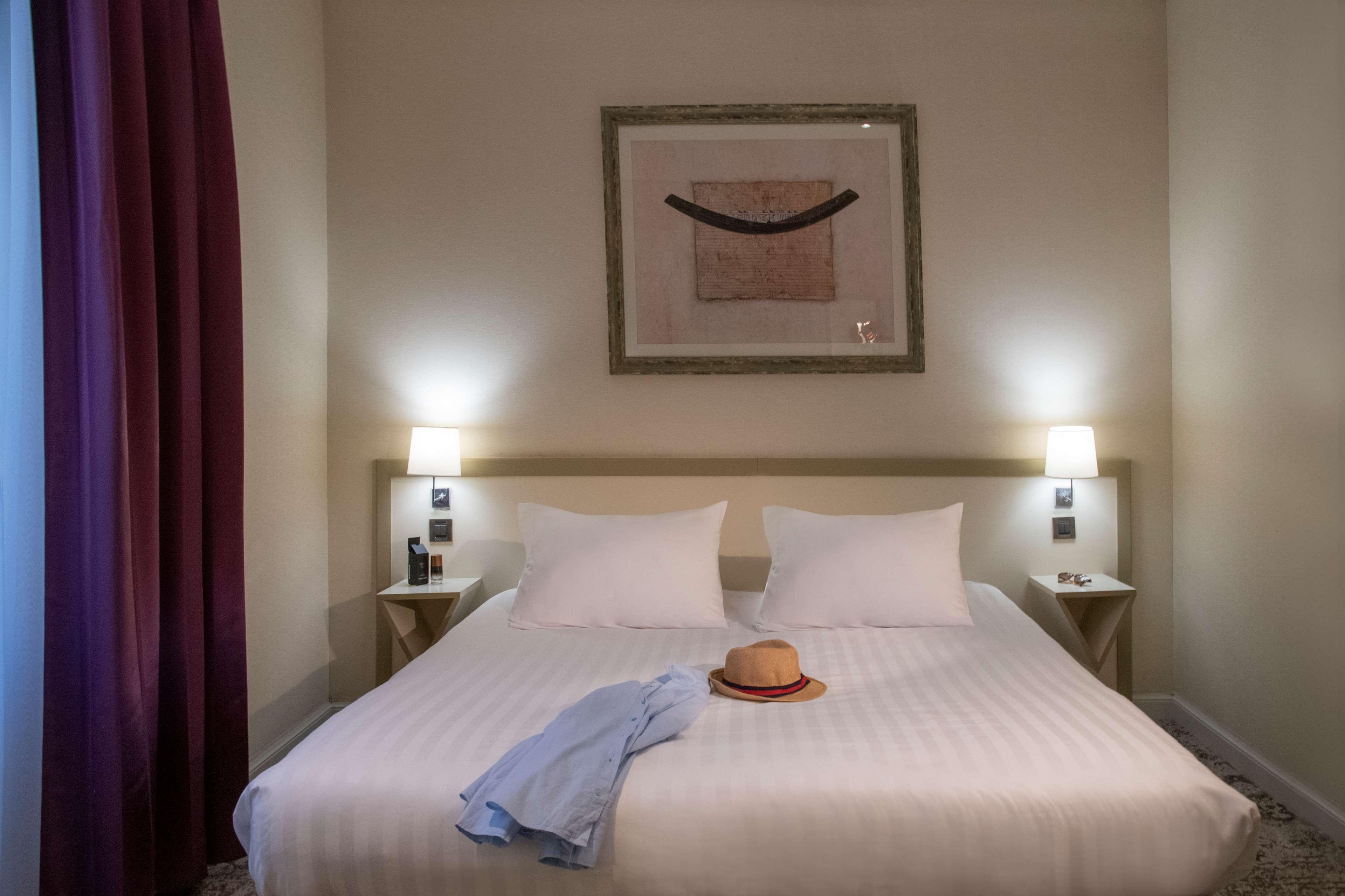 Room, Queen Bed
