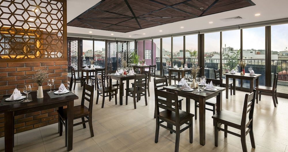 MK Premier Boutique Hotel 49/65