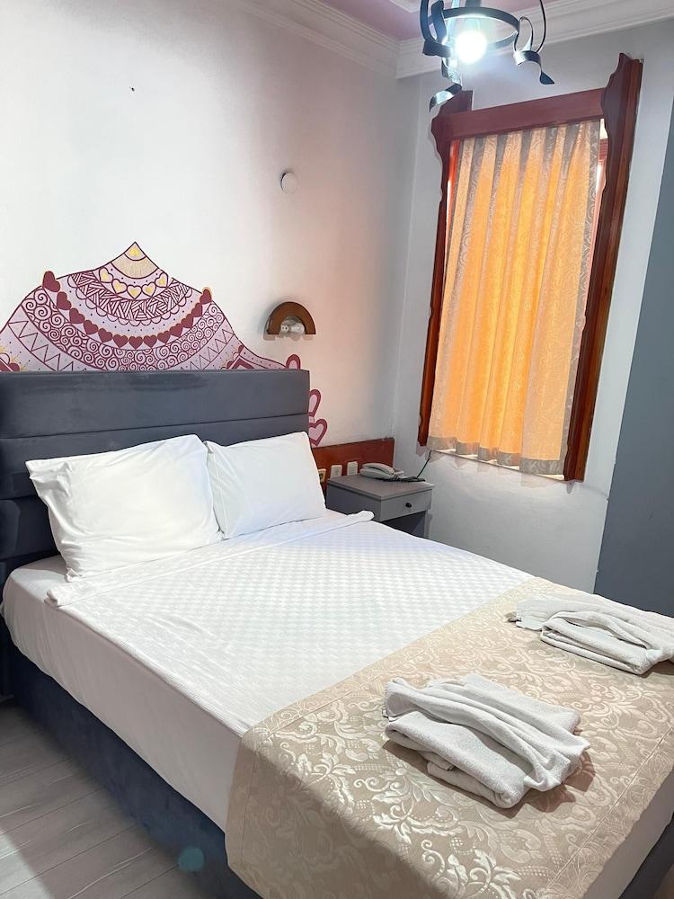 Suite, Double and Twin Beds