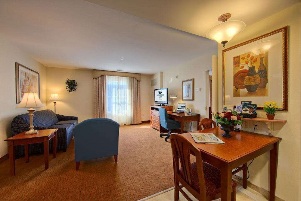 Homewood Suites by Hilton East Rutherford - Meadowlands, NJ 50/81