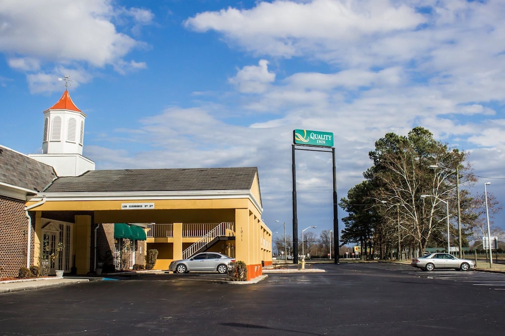 Hotel Dunn, NC 3/36