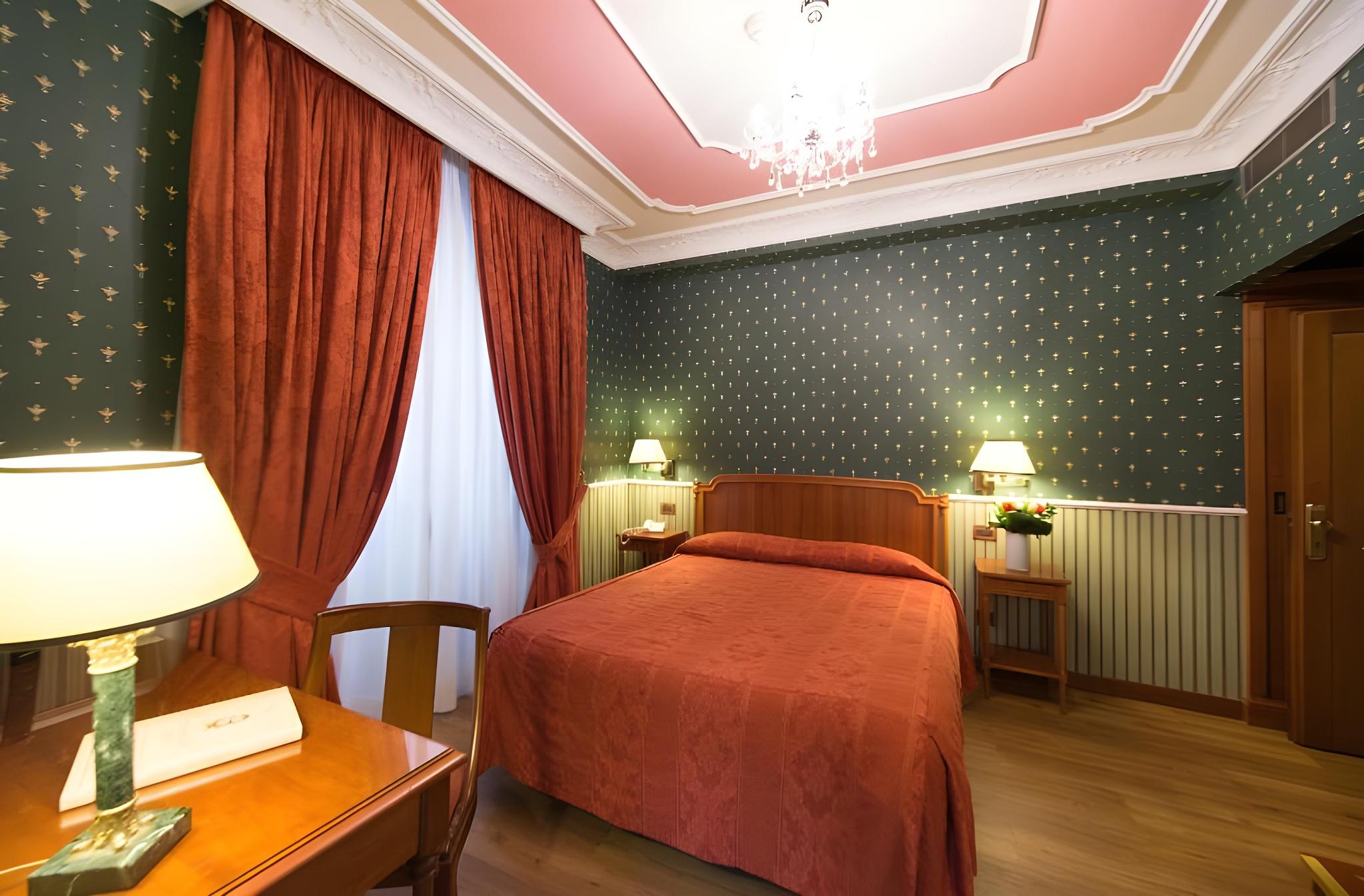 Room, Single, 2 Double Beds, King Bed، Strozzi Palace Hotel 3/3