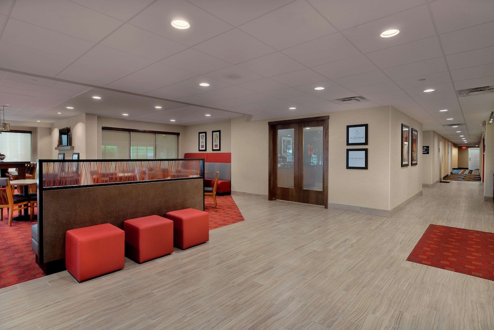 Hampton Inn Milwaukee/Brookfield 5/36